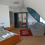 Muschel Panzio 게스트하우스 4*