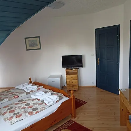 Muschel Panzió Pensión 4*