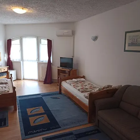 Muschel Panzió Pensión 4*